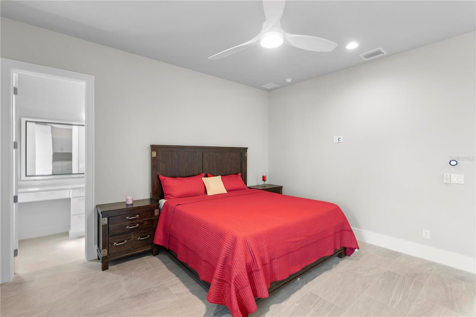 Image 53 of 100 For 15634 Pendio Drive