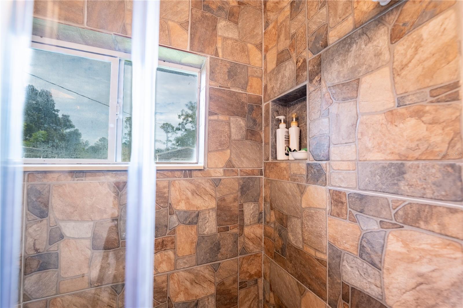 Image 8 of 22 For 2051 3rd Avenue