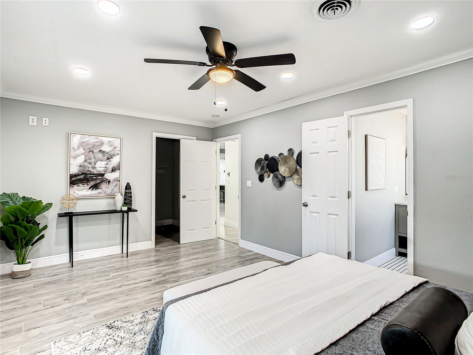 Image 30 of 43 For 5105 Dorian Avenue