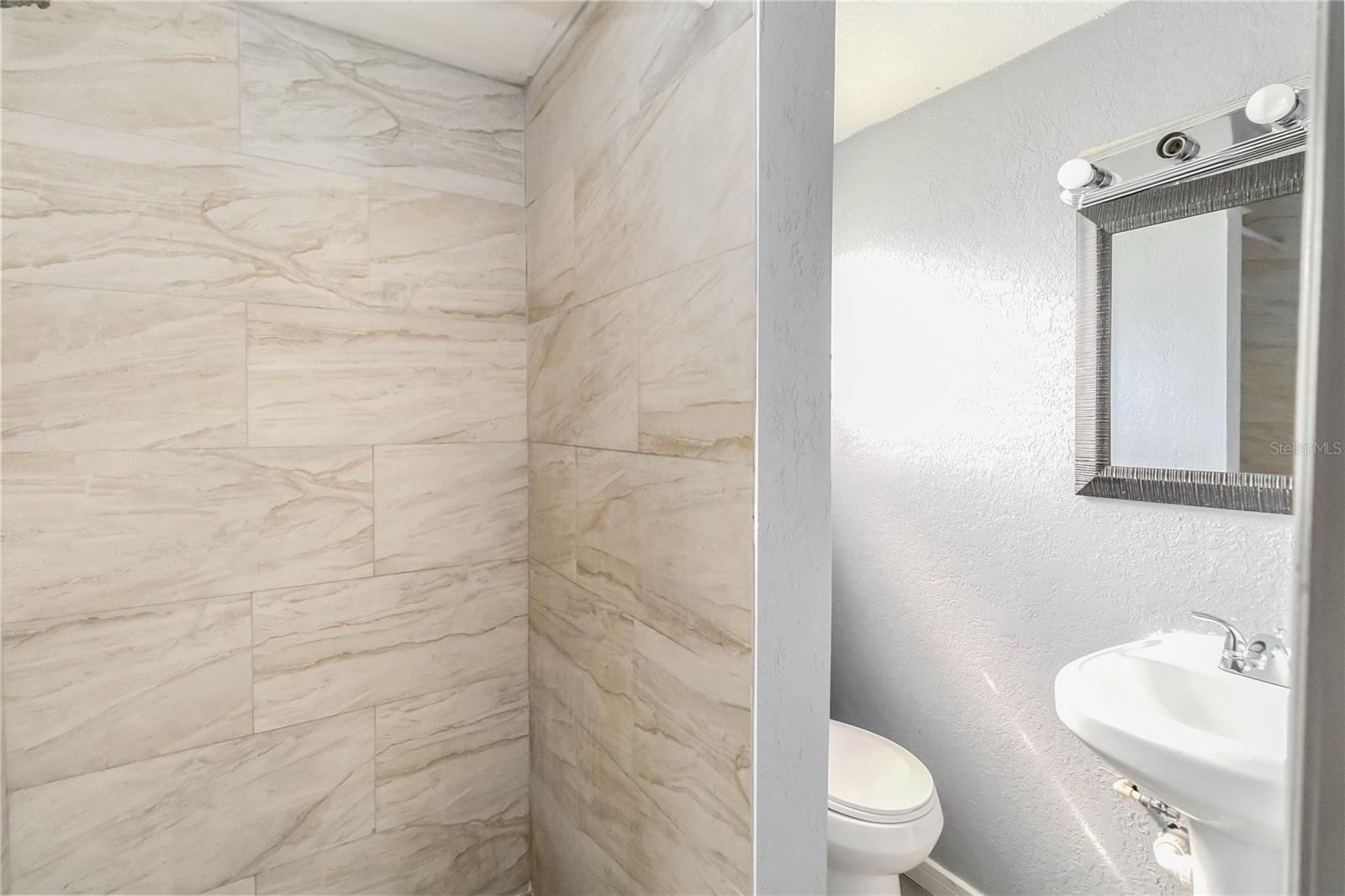 Image 10 of 20 For 939 Kaley Avenue