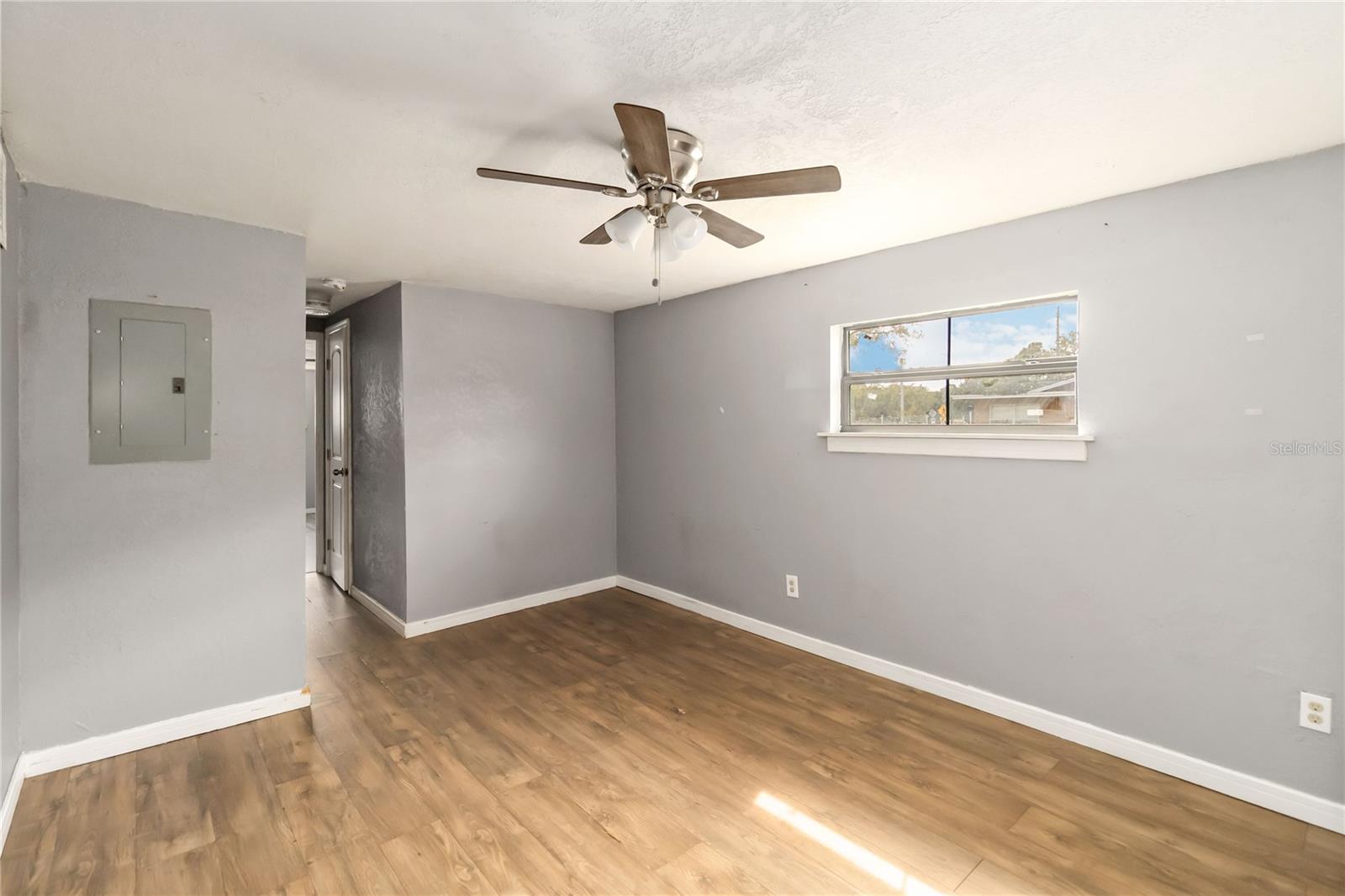 Image 12 of 20 For 939 Kaley Avenue