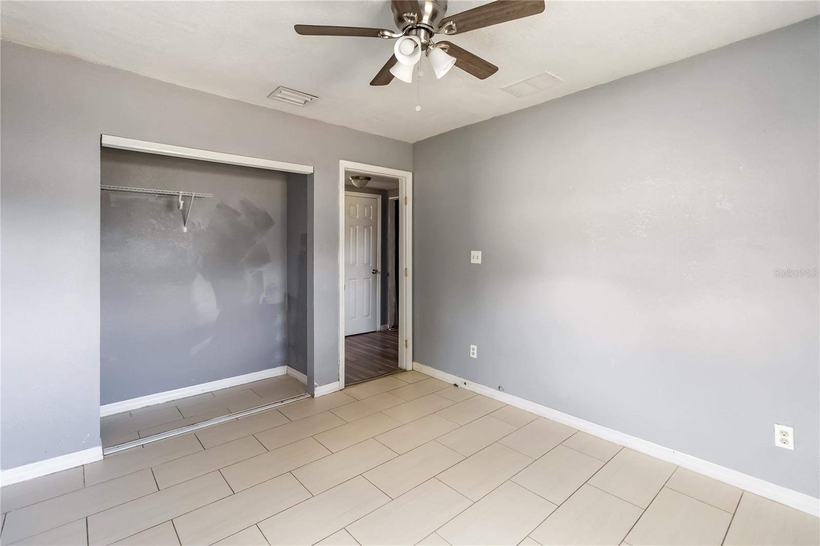 Image 14 of 20 For 939 Kaley Avenue