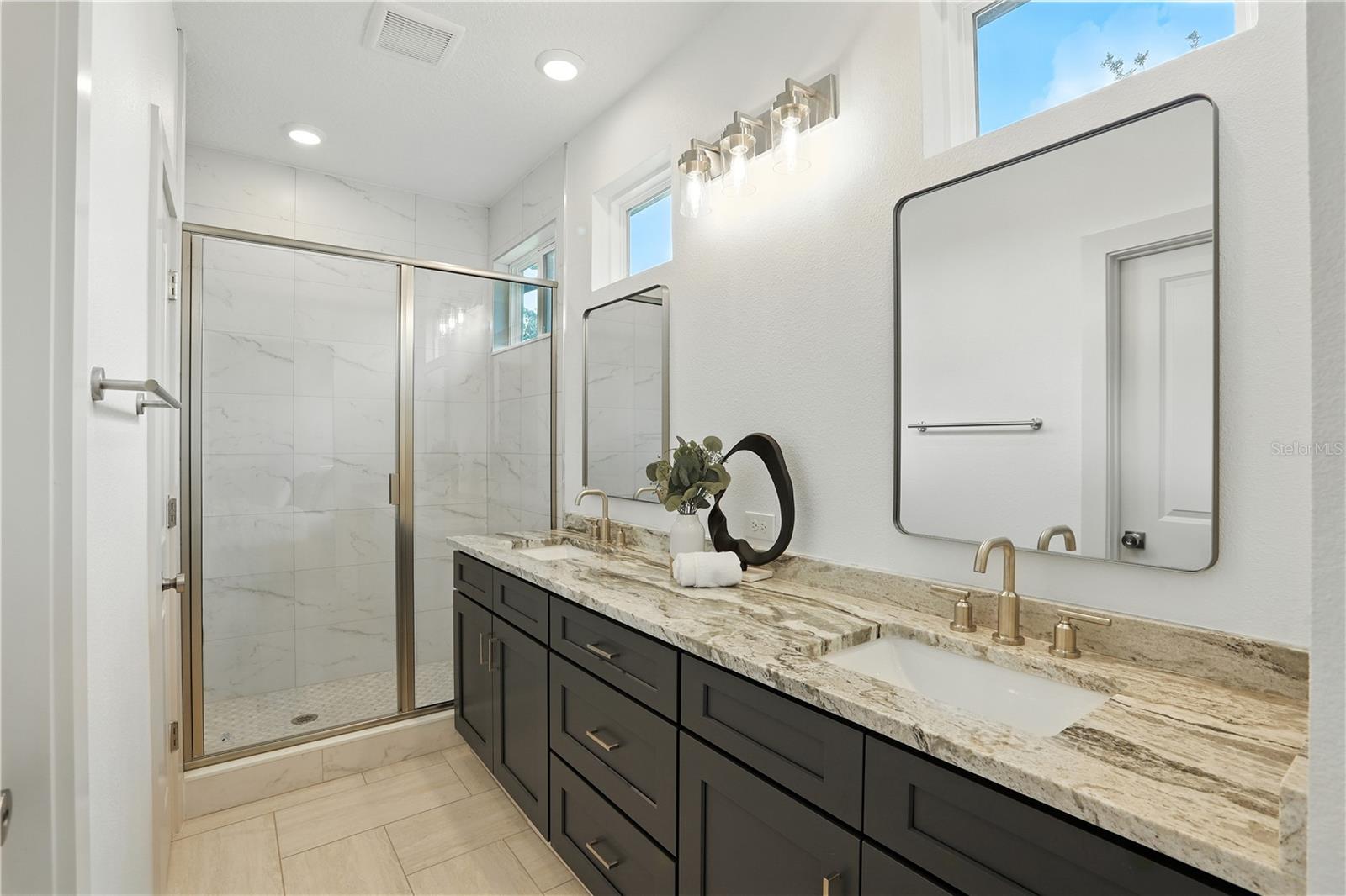 Image 19 of 42 For 728 Ellwood Avenue