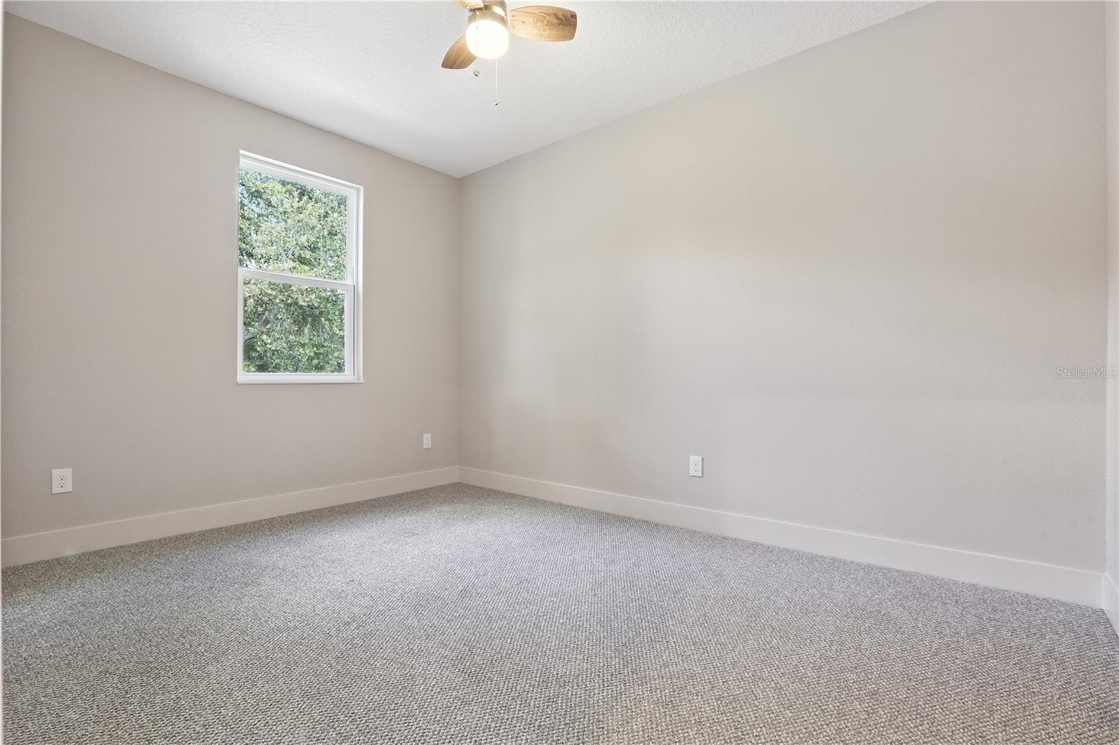 Image 21 of 42 For 728 Ellwood Avenue
