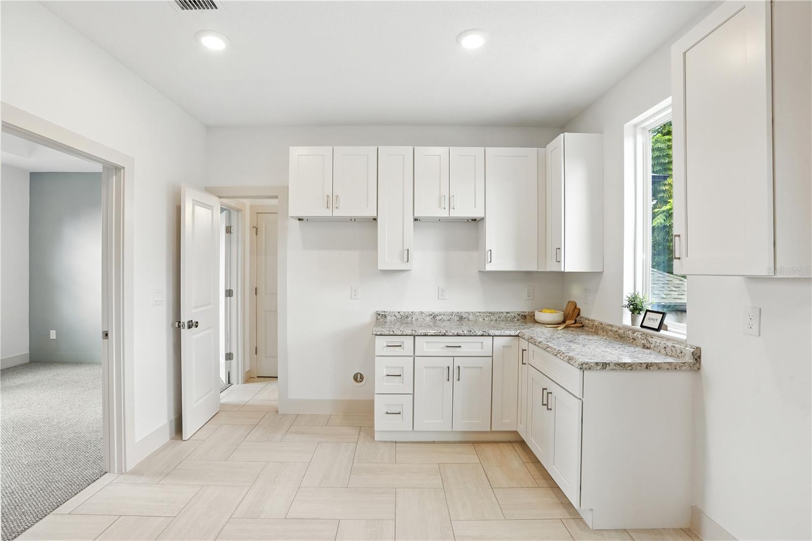 Image 32 of 42 For 728 Ellwood Avenue