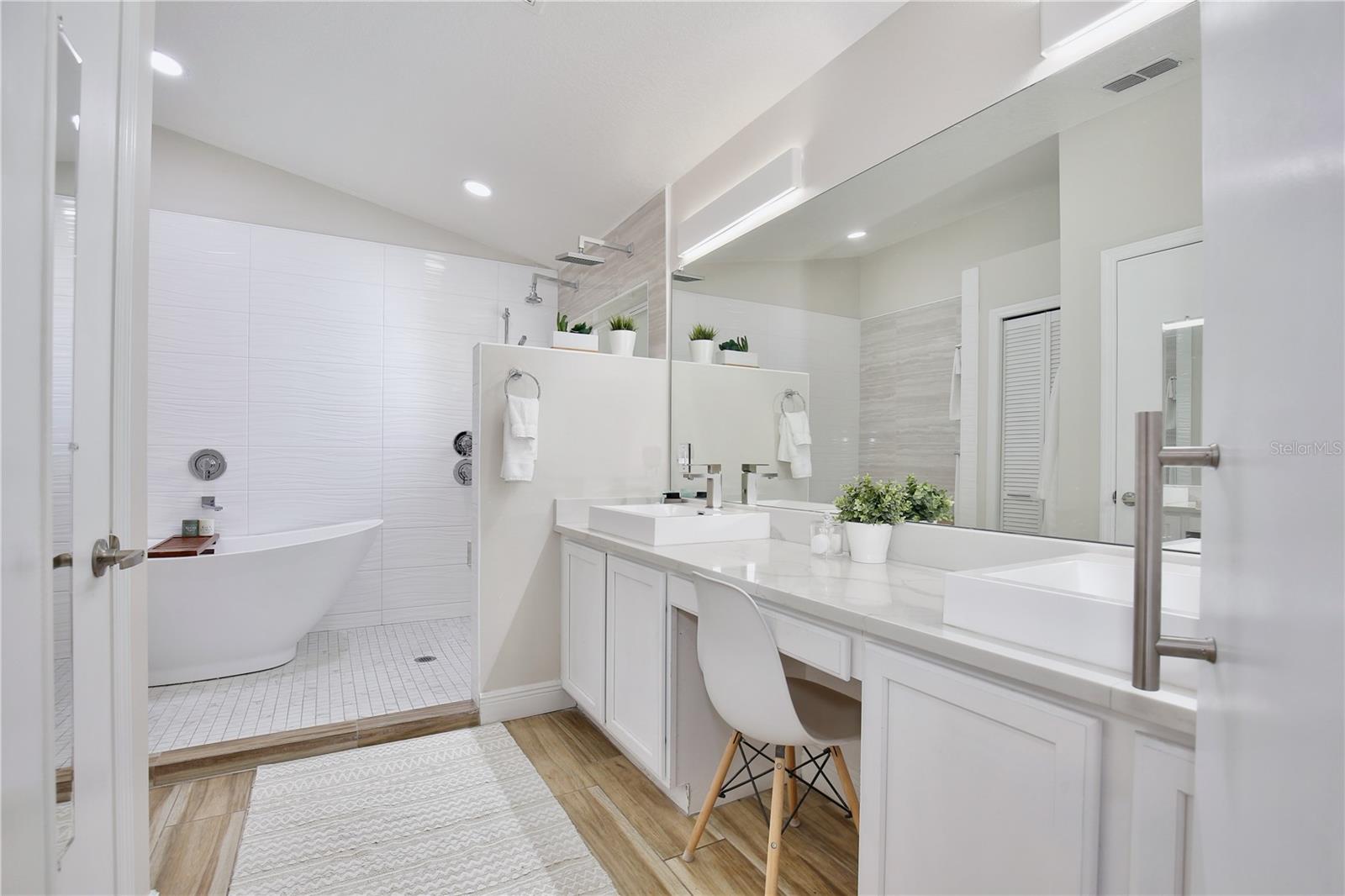 Image 22 of 63 For 4847 Calasans Ave