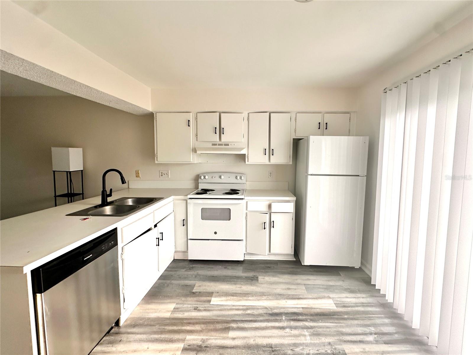 Image 4 of 11 For 1842 Caralee Boulevard E 3