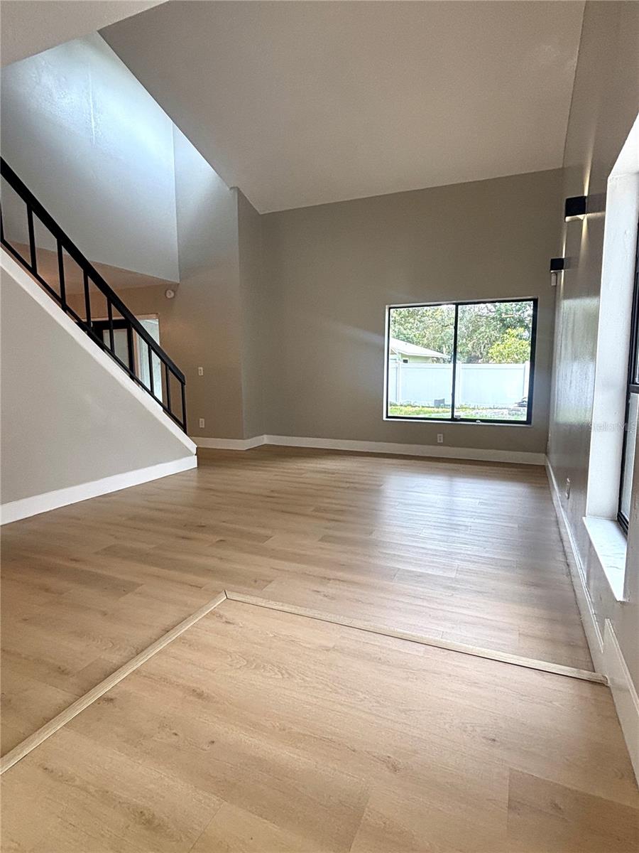 Image 2 of 22 For 640 Macduff Lane B