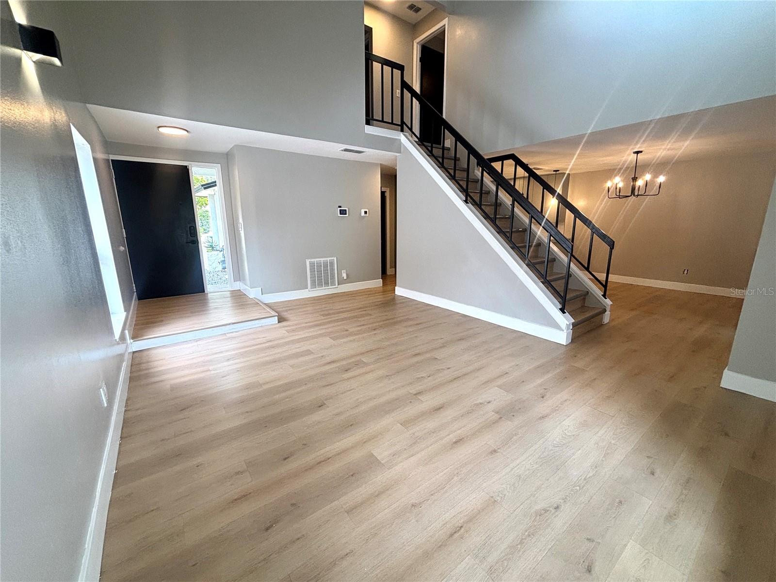 Image 3 of 22 For 640 Macduff Lane B