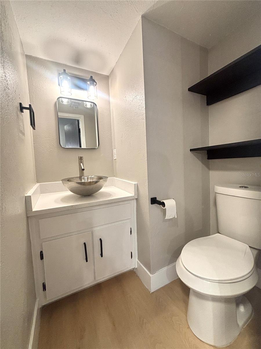 Image 4 of 22 For 640 Macduff Lane B