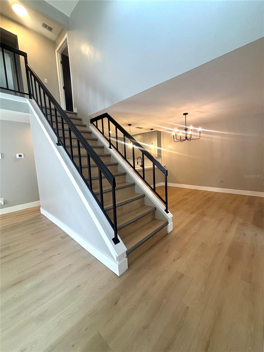 Image 8 of 22 For 640 Macduff Lane B