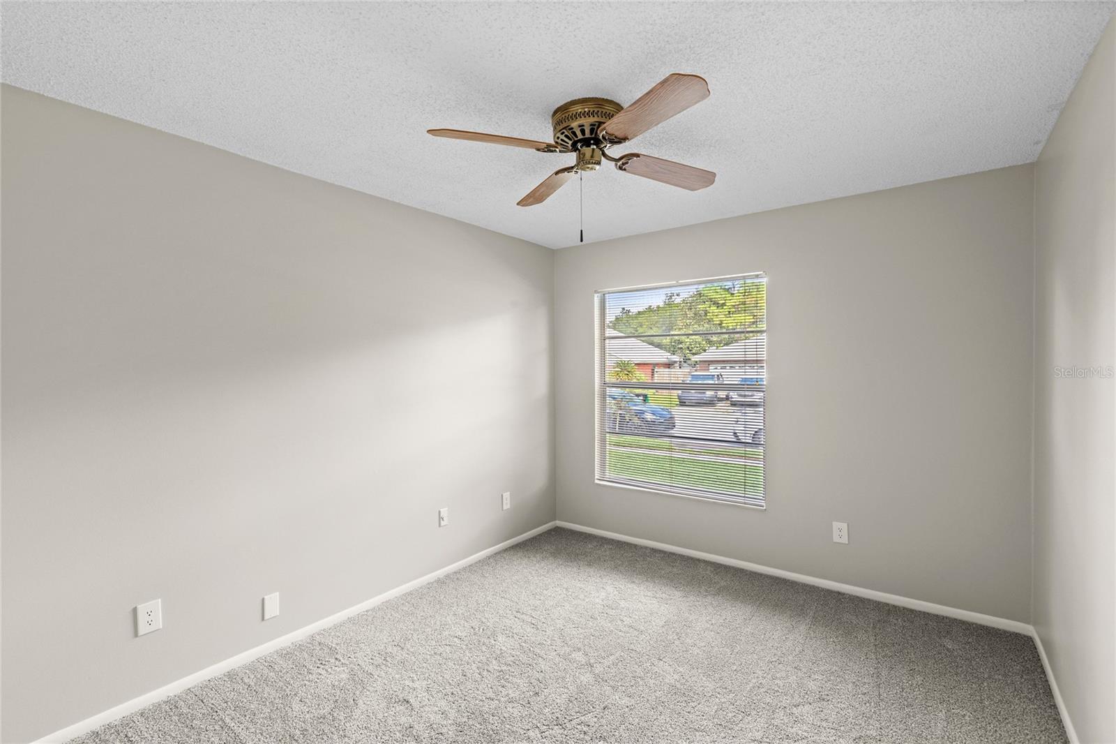 Image 25 of 31 For 622 Iowa Woods Circle E