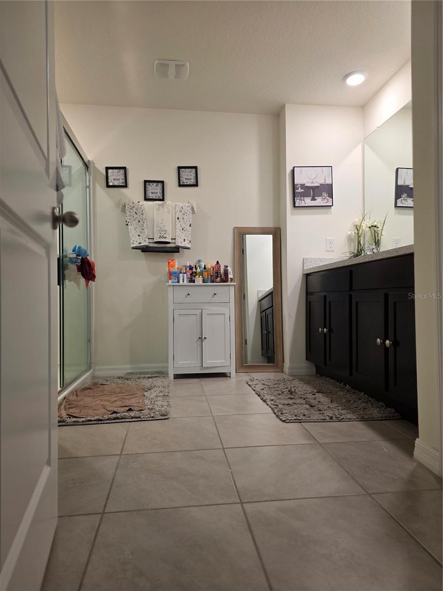 Image 10 of 20 For 566 Sunlit Coral Street