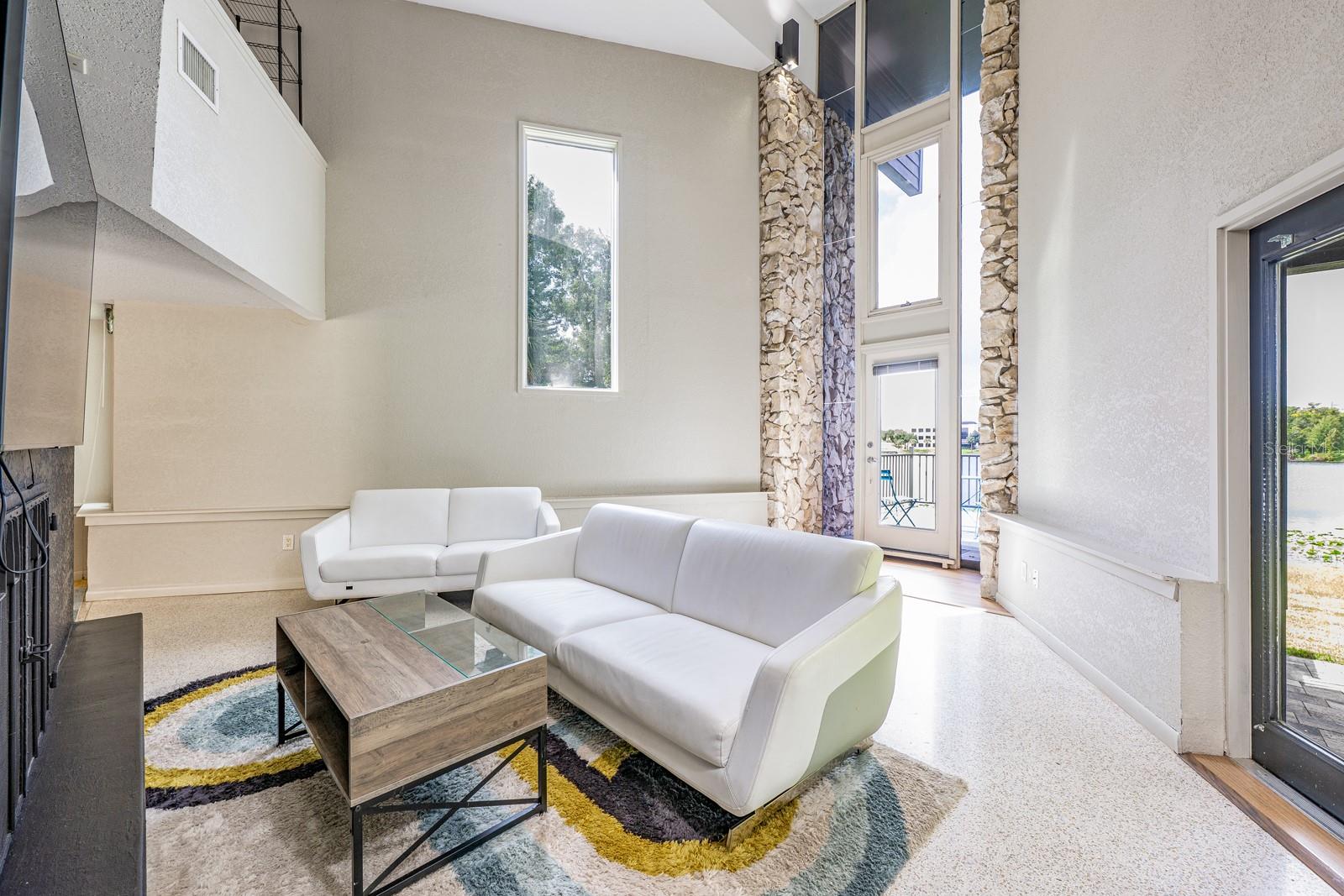 Image 11 of 42 For 224 Adelaide Boulevard