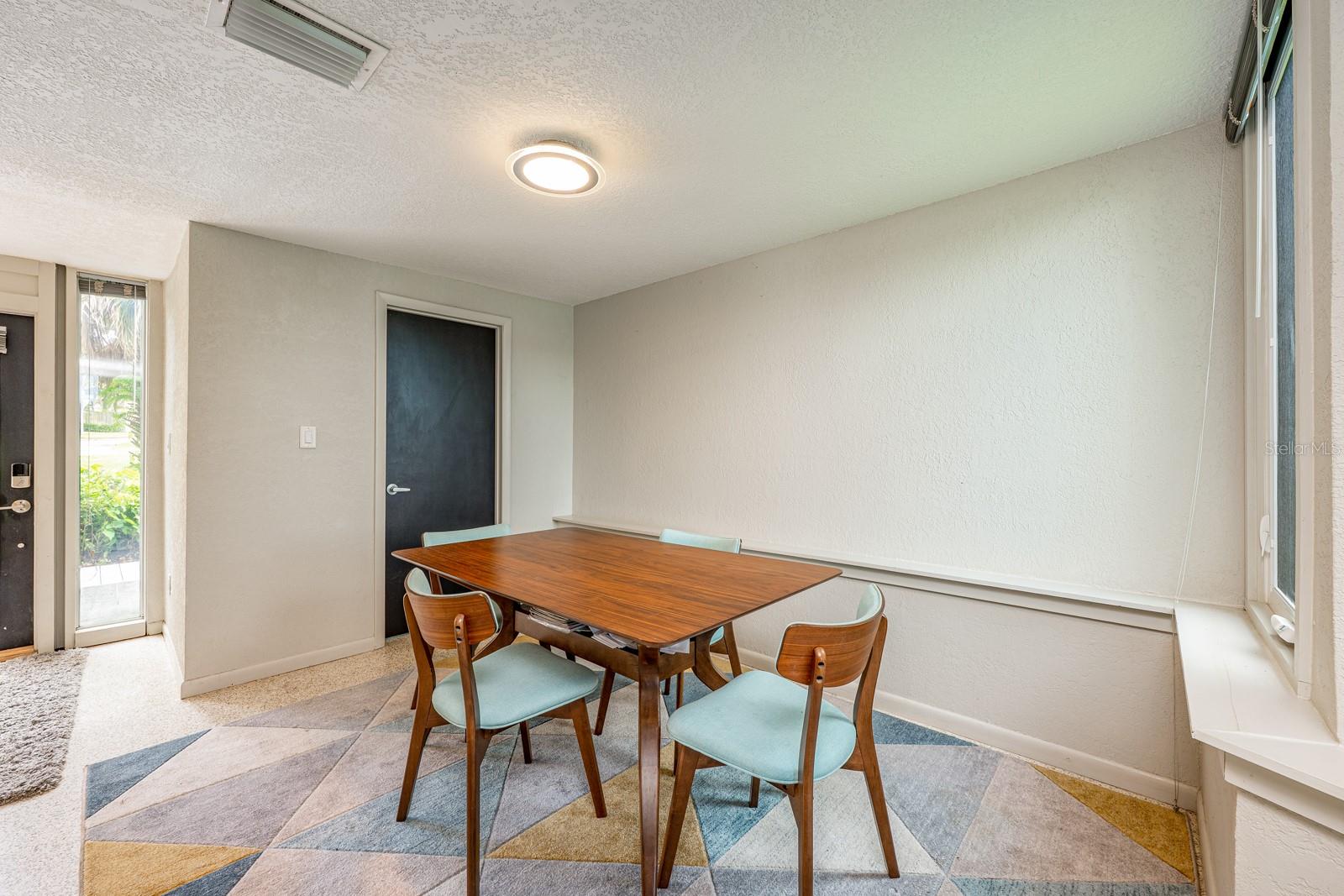 Image 15 of 42 For 224 Adelaide Boulevard