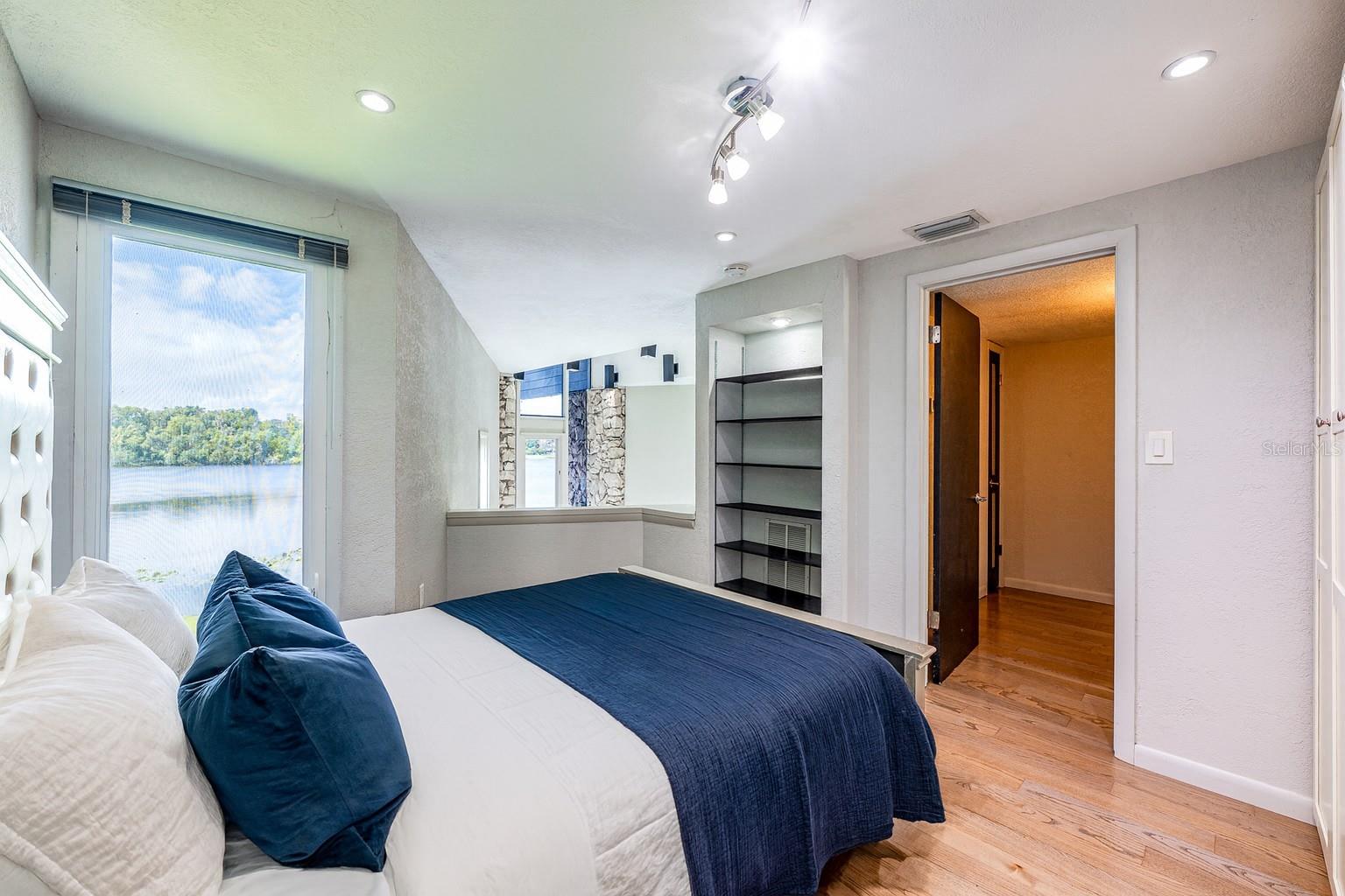 Image 21 of 42 For 224 Adelaide Boulevard
