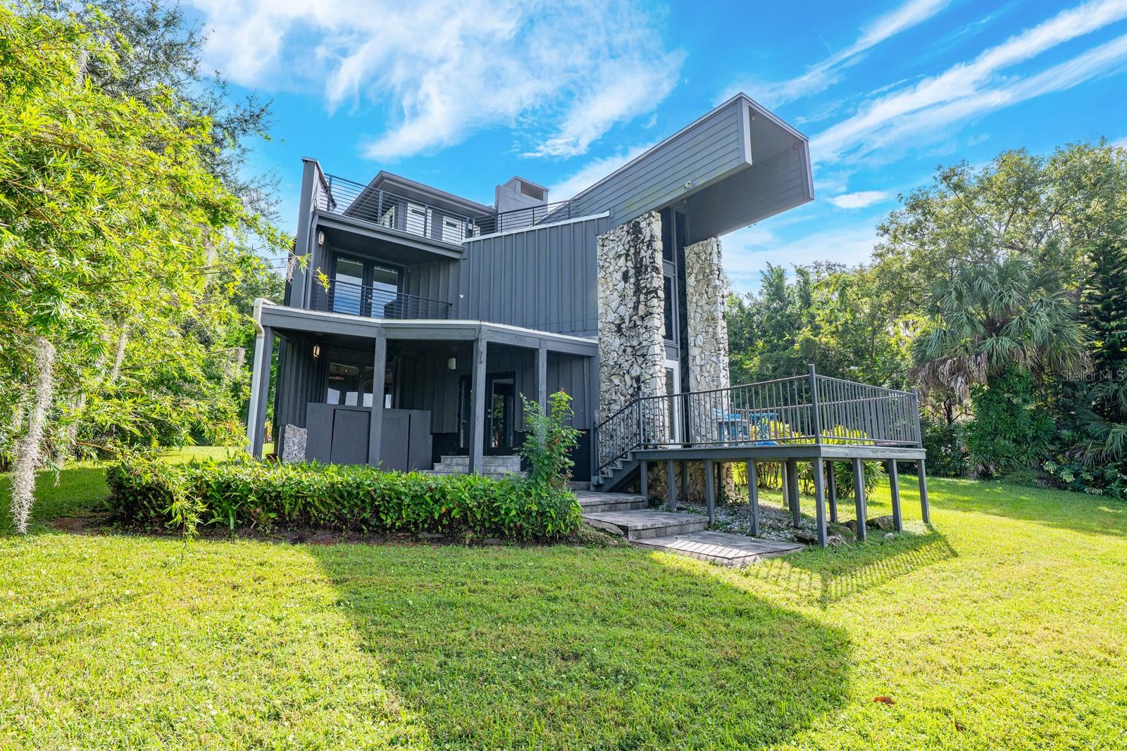 Image 30 of 42 For 224 Adelaide Boulevard