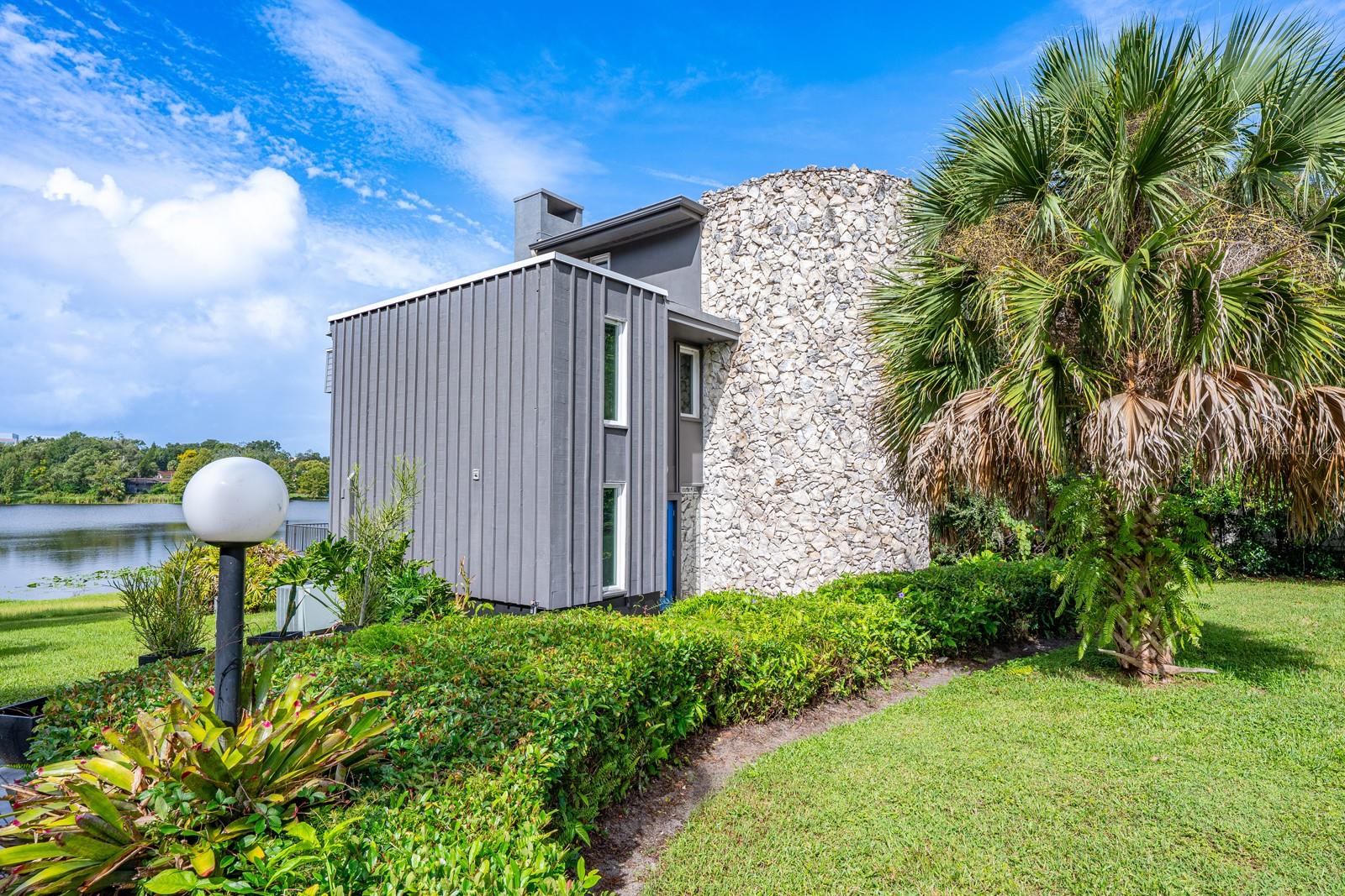 Image 34 of 42 For 224 Adelaide Boulevard