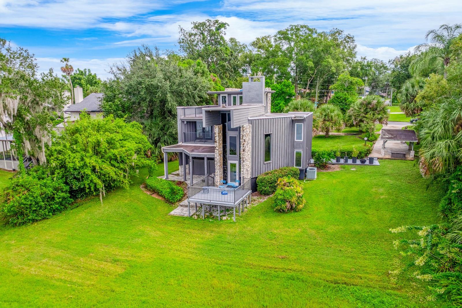 Image 4 of 42 For 224 Adelaide Boulevard