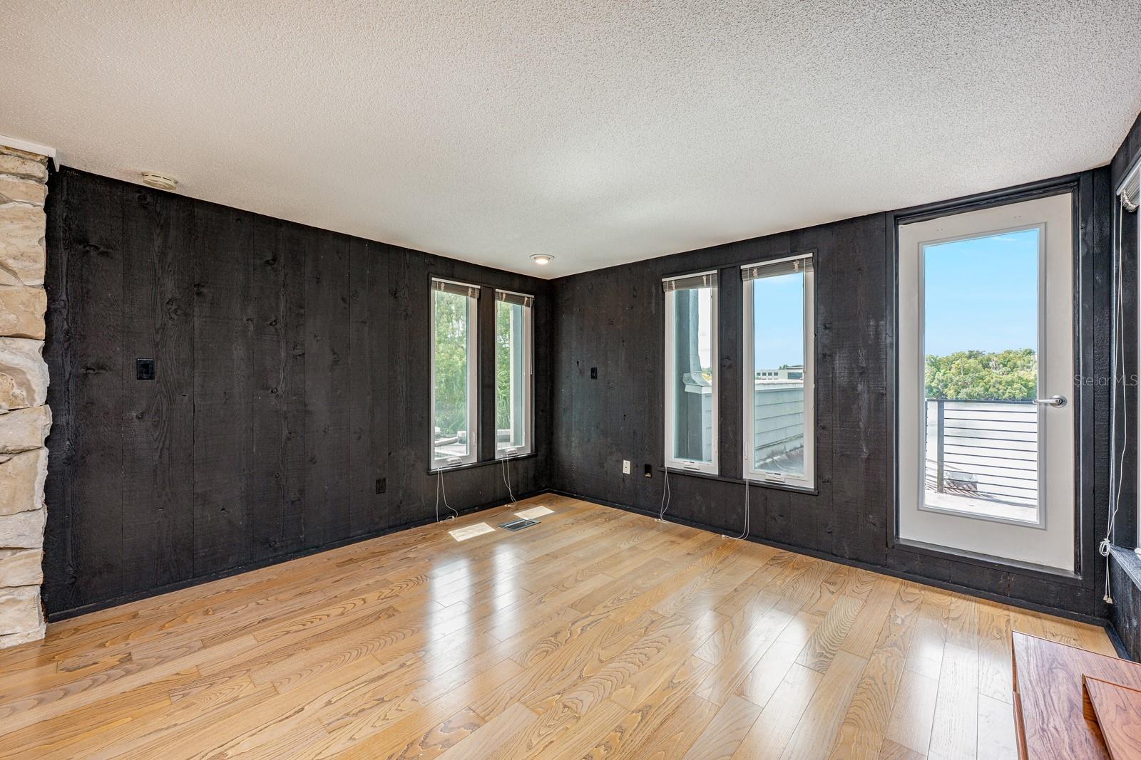 Image 41 of 42 For 224 Adelaide Boulevard