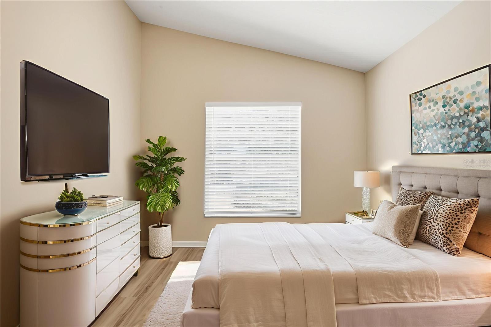 Image 10 of 50 For 342 Mane Court