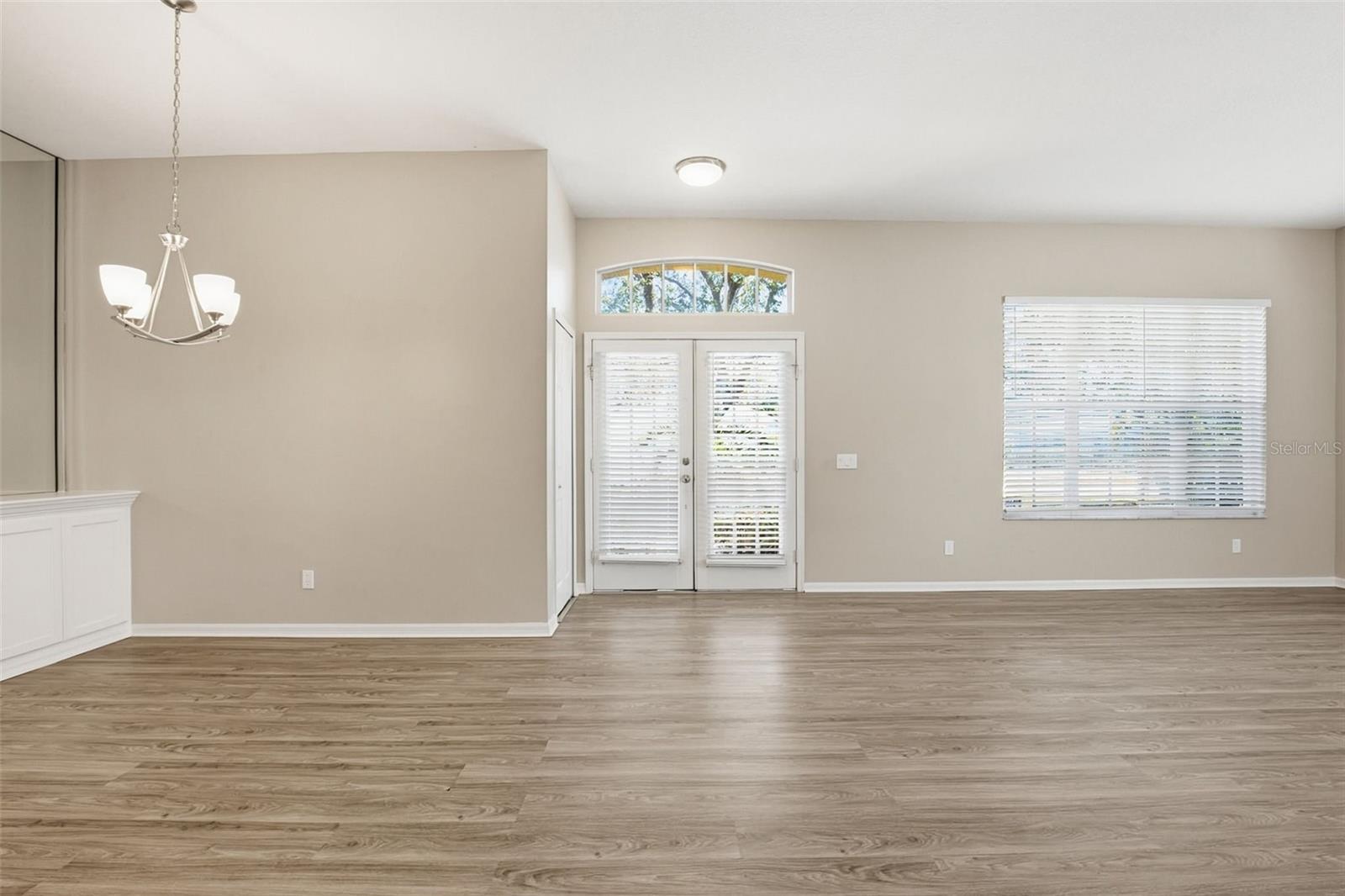 Image 14 of 50 For 342 Mane Court