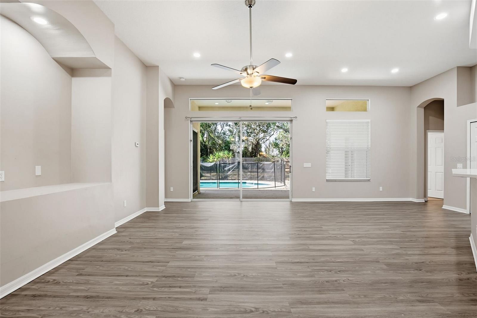 Image 18 of 50 For 342 Mane Court