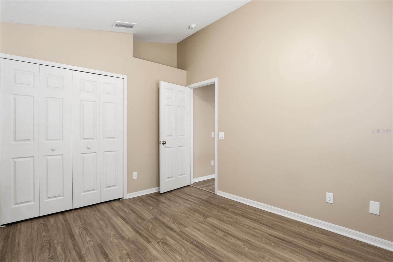 Image 33 of 50 For 342 Mane Court