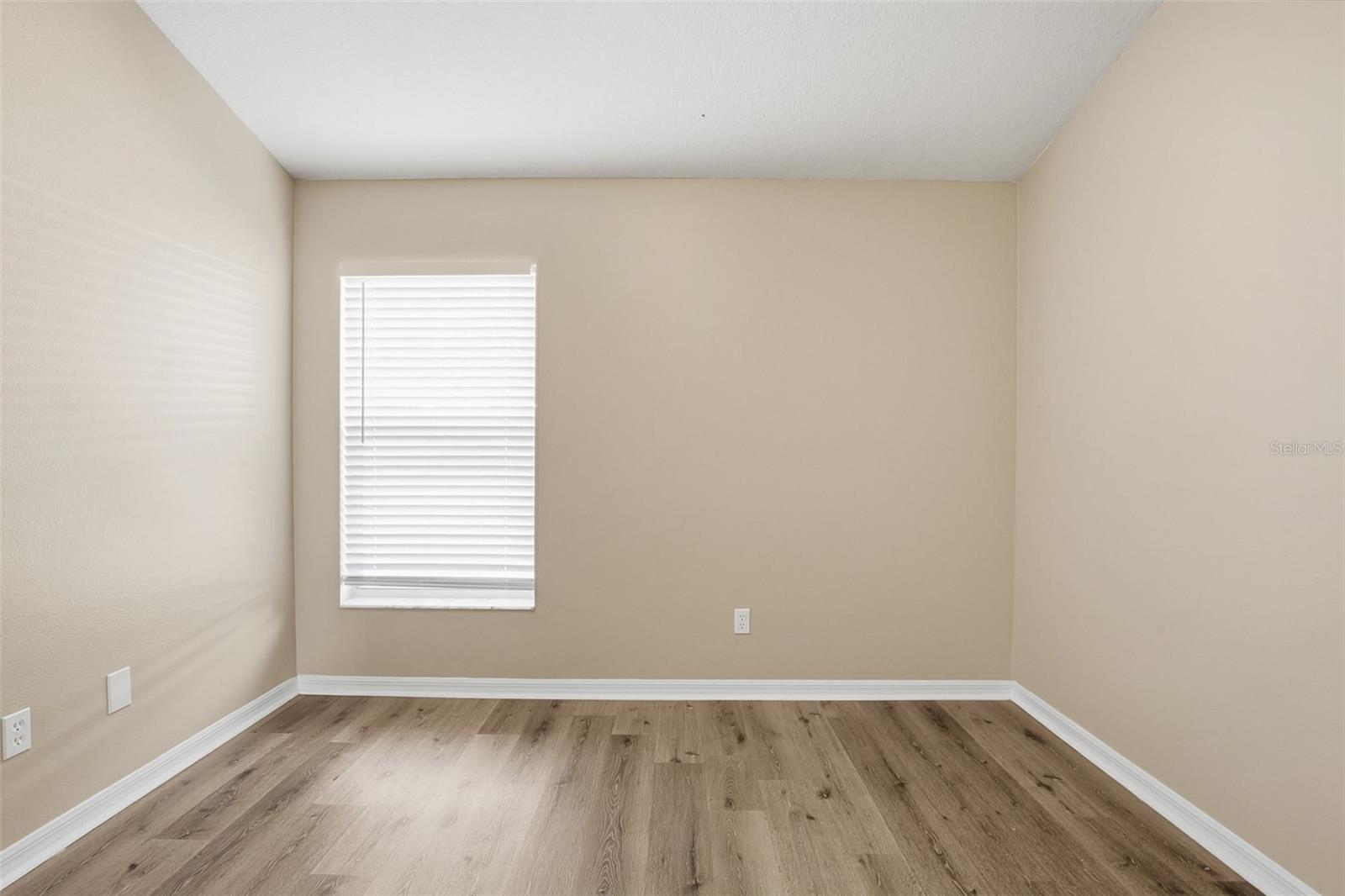 Image 36 of 50 For 342 Mane Court