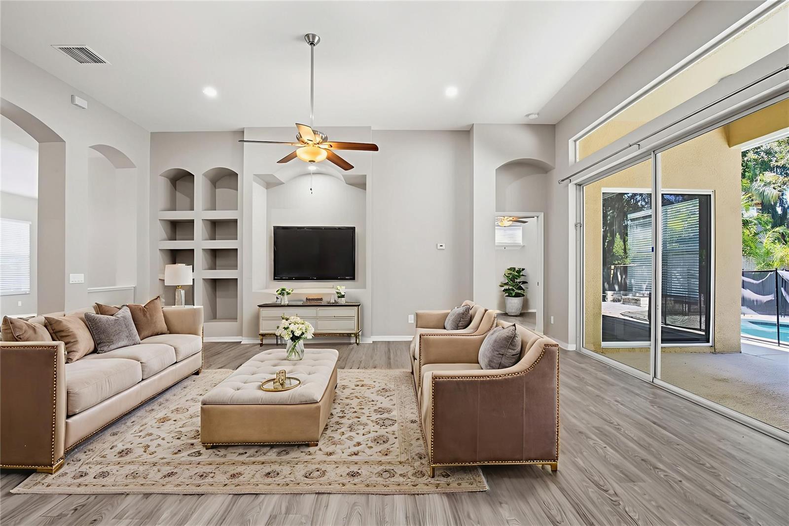 Image 6 of 50 For 342 Mane Court