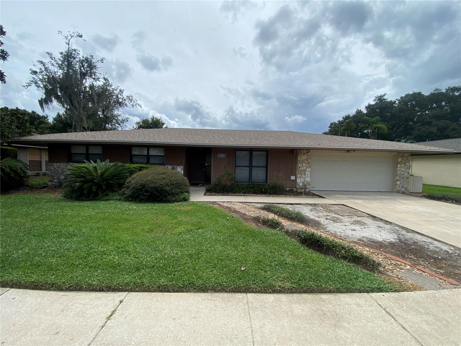 Image 2 of 37 For 1007 Princess Gate Boulevard