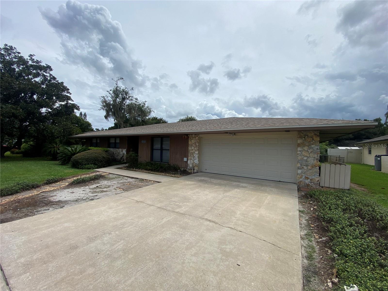 Image 3 of 37 For 1007 Princess Gate Boulevard