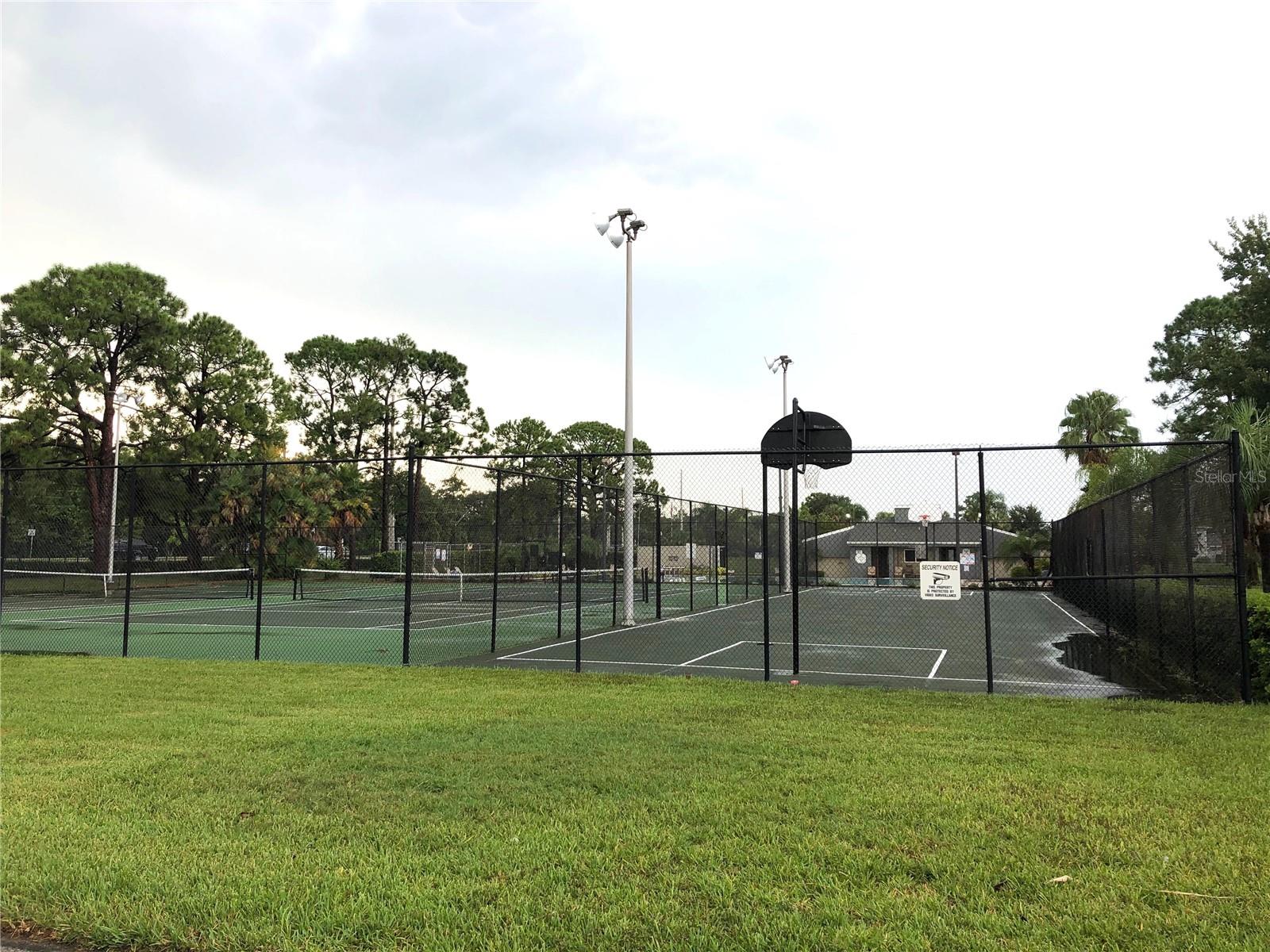 Image 24 of 26 For 5613 Blue Shadows Court 2