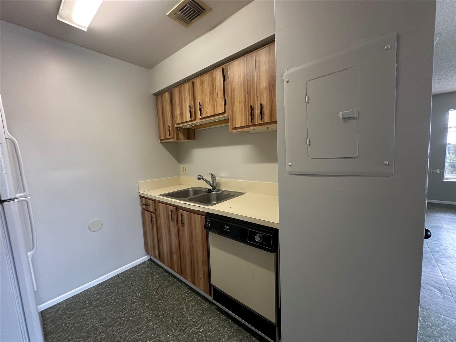 Image 13 of 15 For 4814 Semoran Boulevard 405