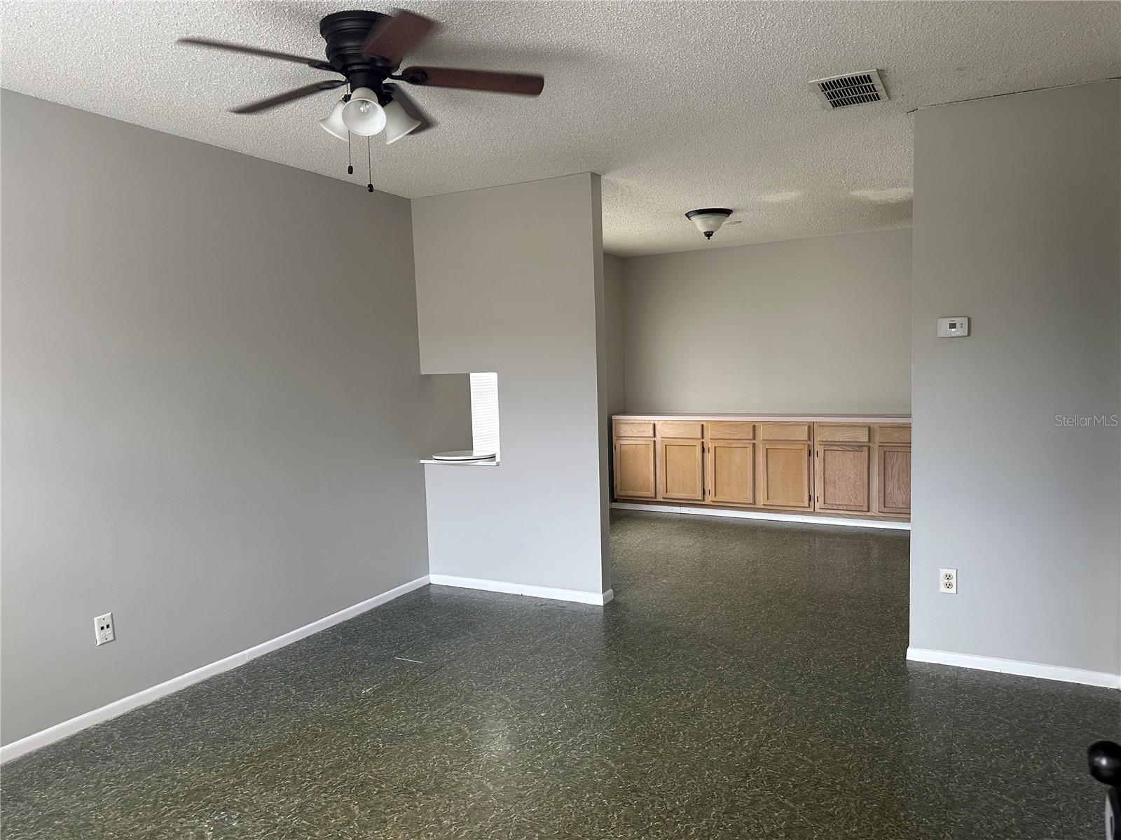 Image 3 of 15 For 4814 Semoran Boulevard 405