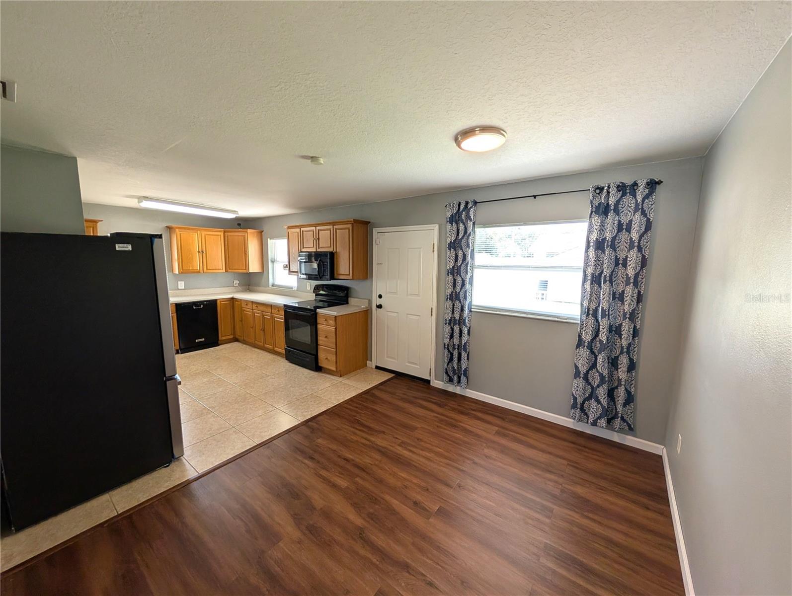 Image 7 of 22 For 1002 Kirkland Drive Unit A