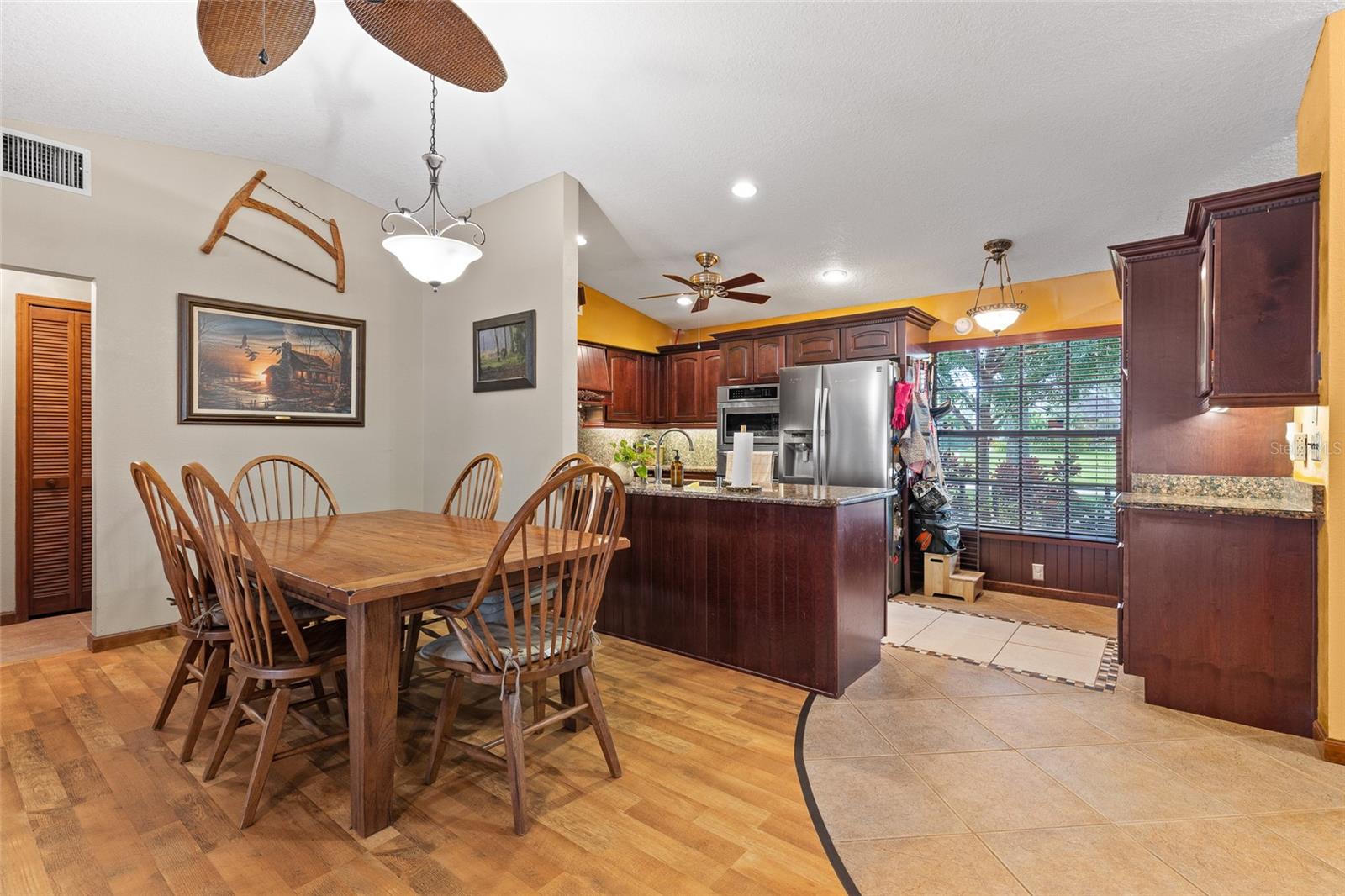 Image 13 of 40 For 617 Glenview Drive
