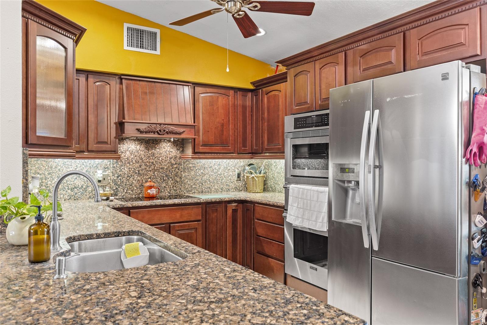 Image 15 of 40 For 617 Glenview Drive