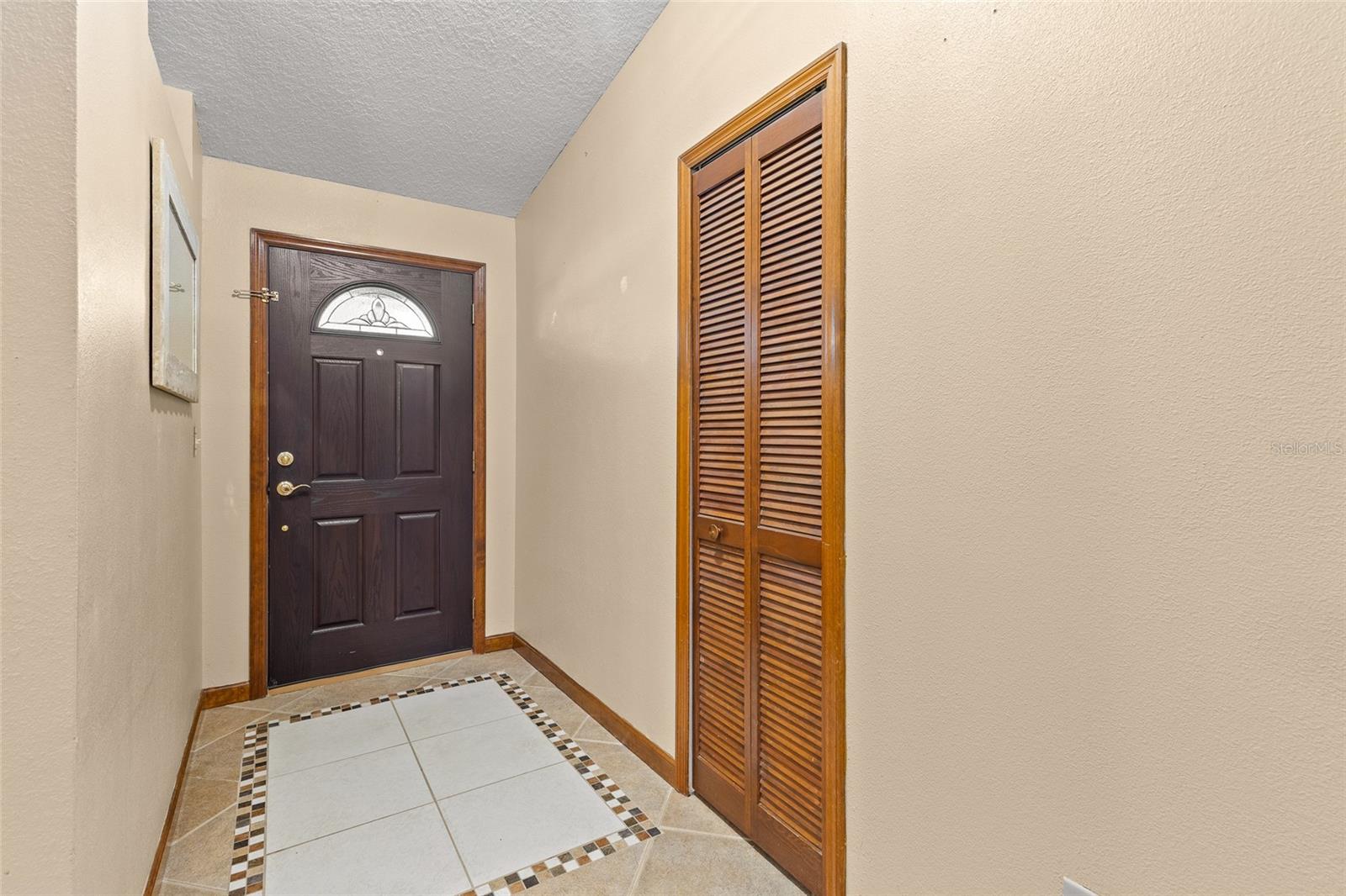 Image 9 of 40 For 617 Glenview Drive