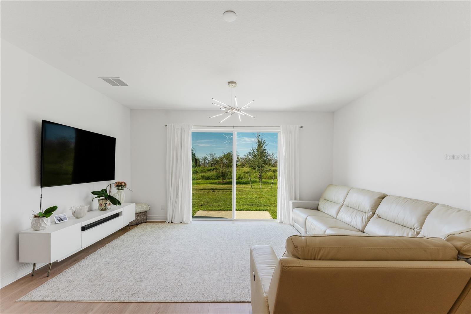 Image 15 of 42 For 14533 Crestavista Ave