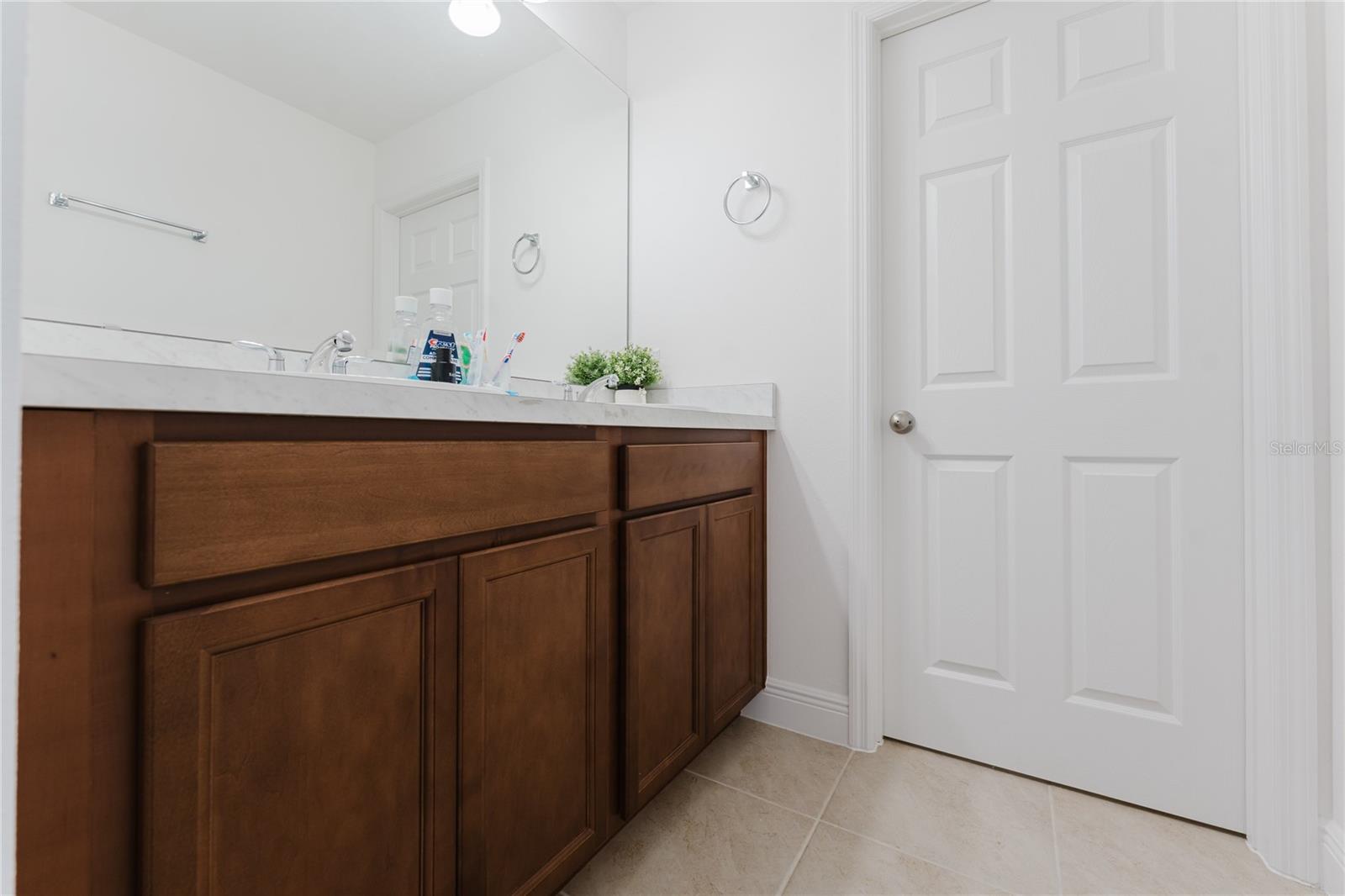 Image 37 of 42 For 14533 Crestavista Ave