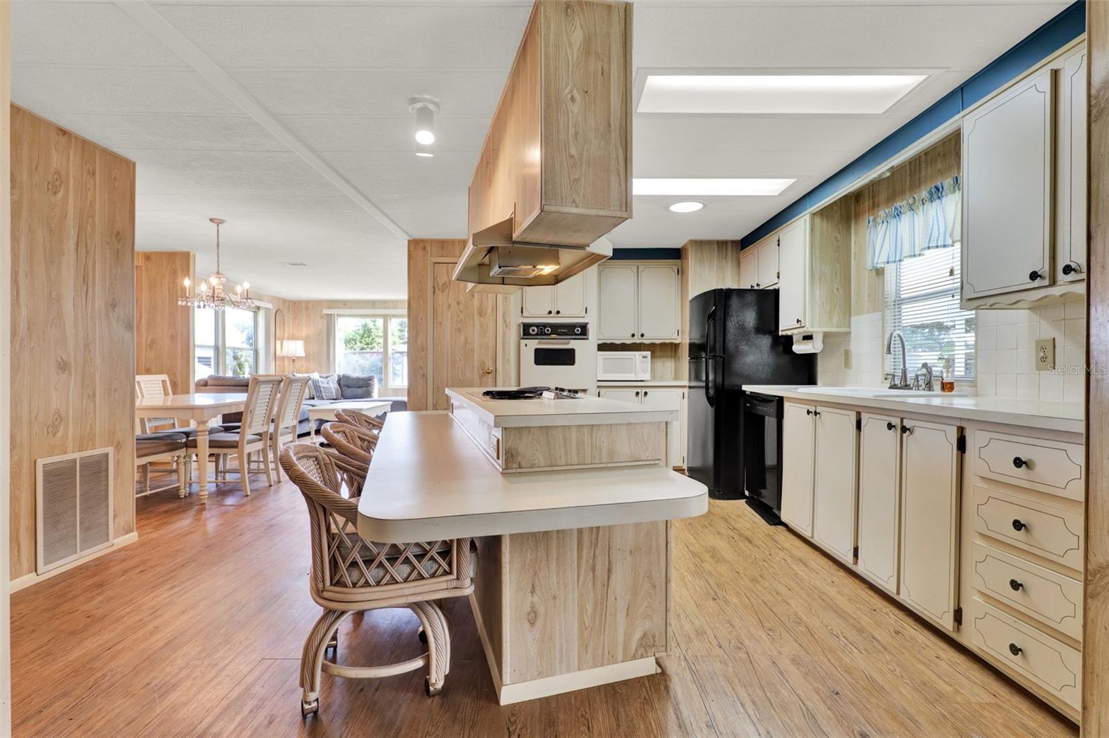 Image 10 of 21 For 934 Blue Heron Boulevard