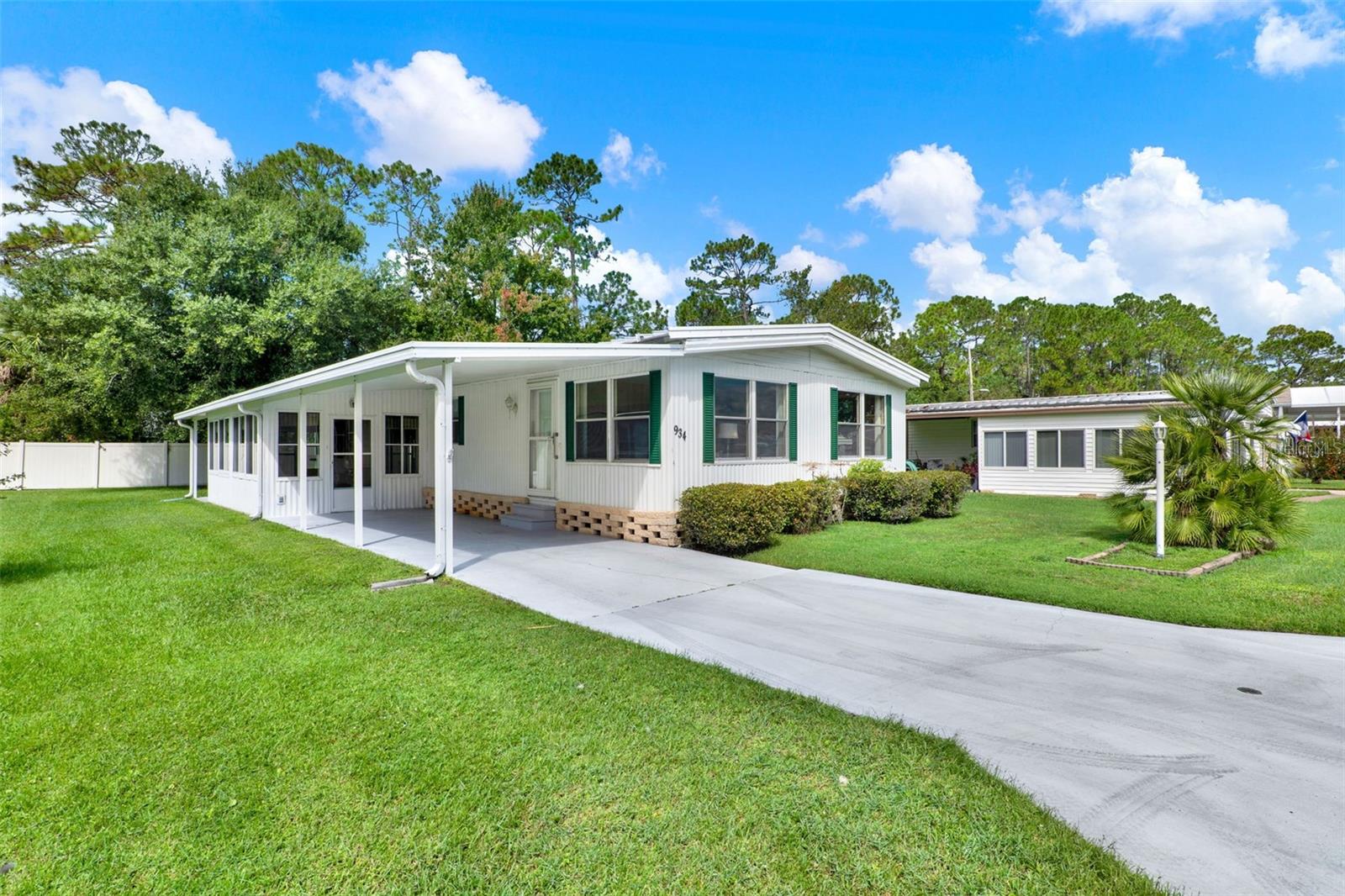 Image 4 of 21 For 934 Blue Heron Boulevard