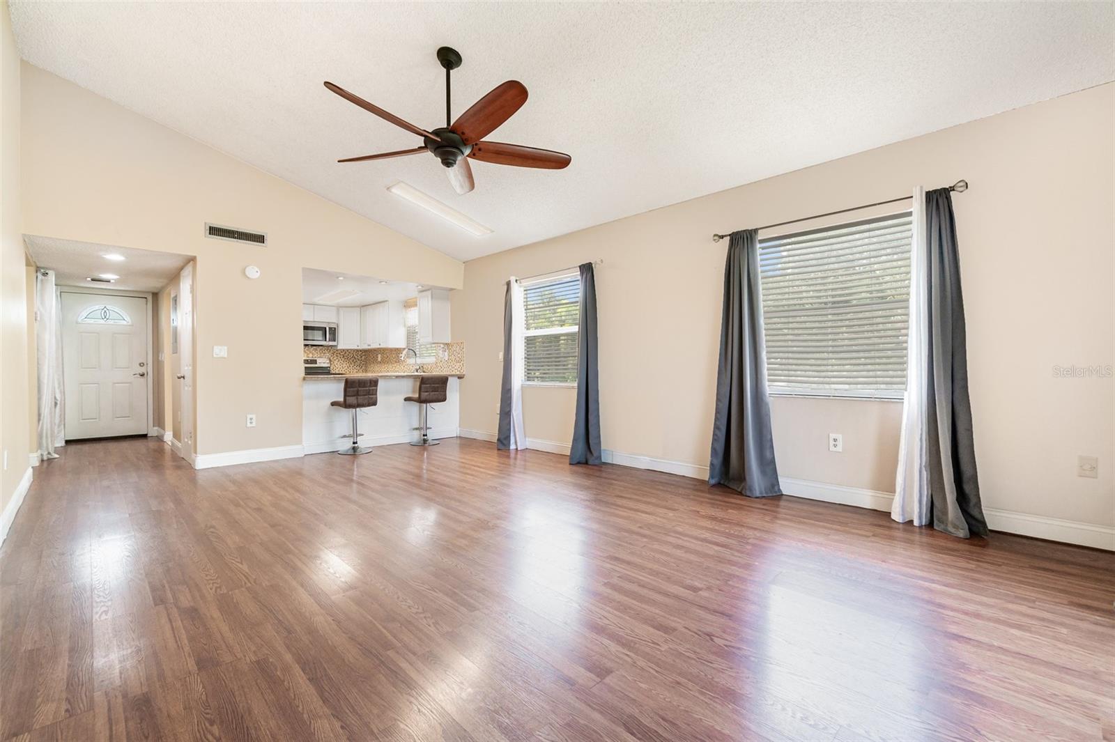 Image 11 of 25 For 6015 Amberly Court F-31