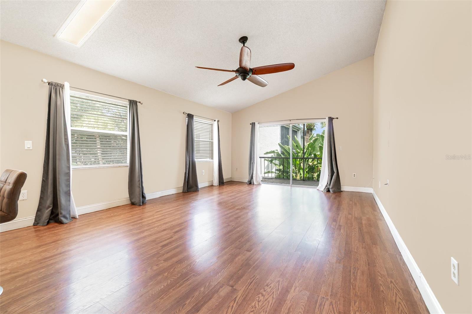 Image 9 of 25 For 6015 Amberly Court F-31