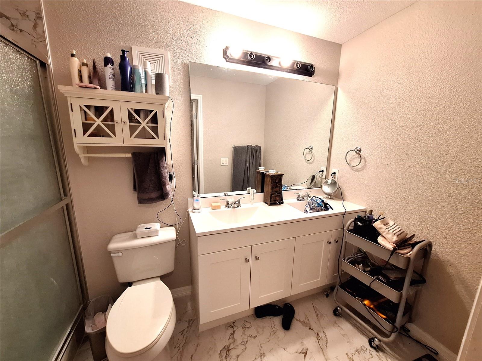 Image 11 of 15 For 700 Seabrook Court 102