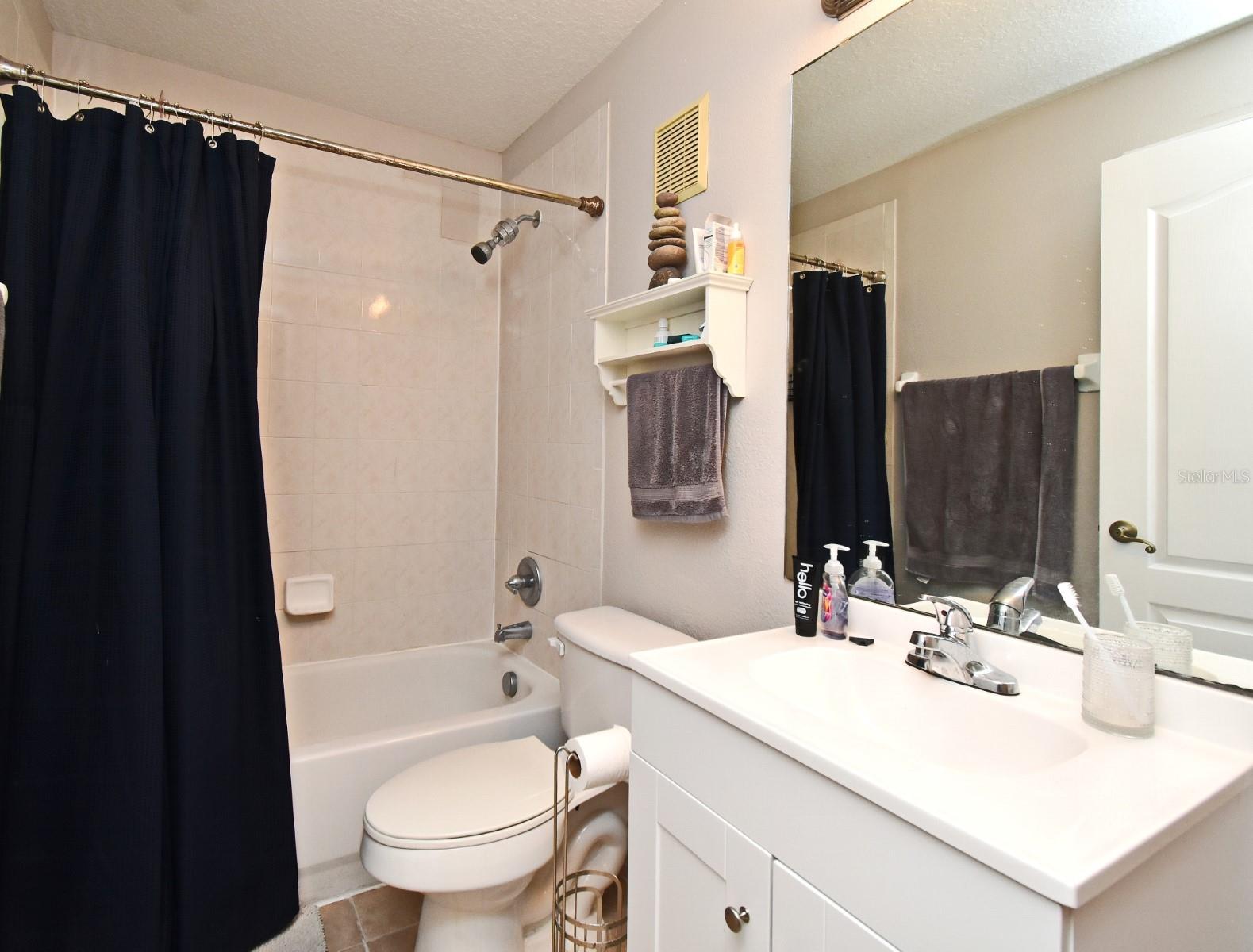 Image 16 of 22 For 700 Seabrook Court 102