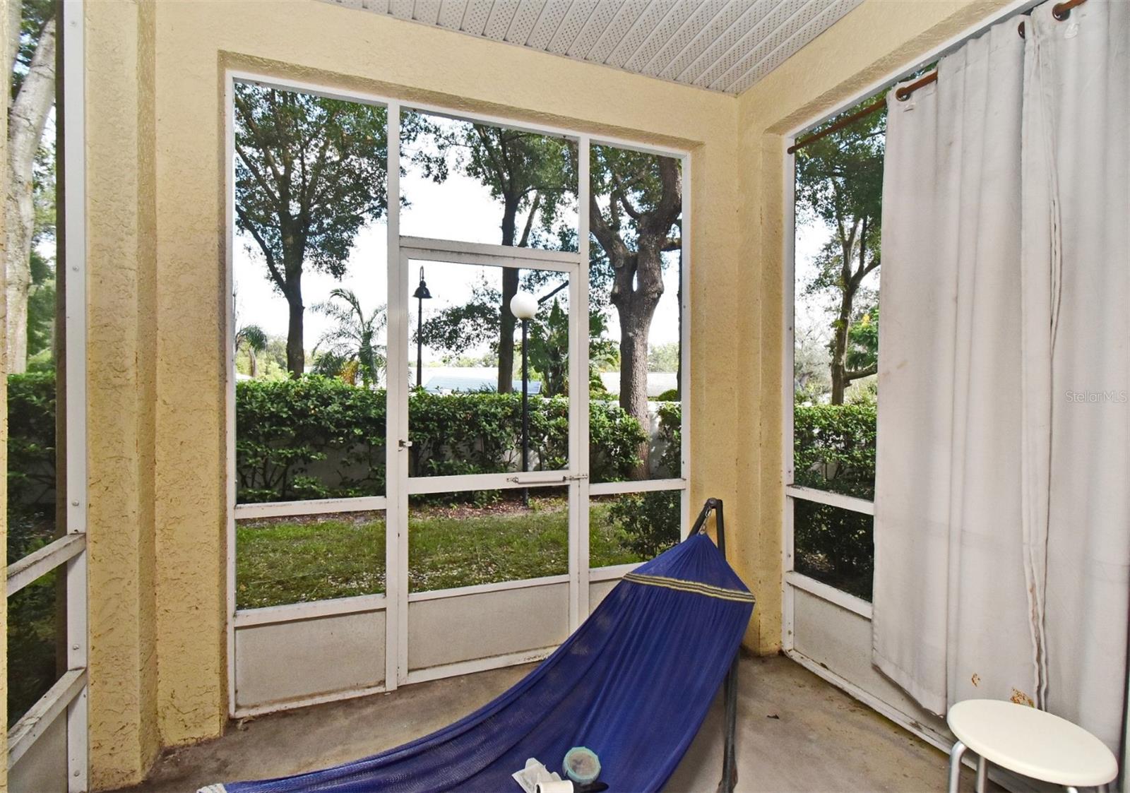Image 18 of 22 For 700 Seabrook Court 102