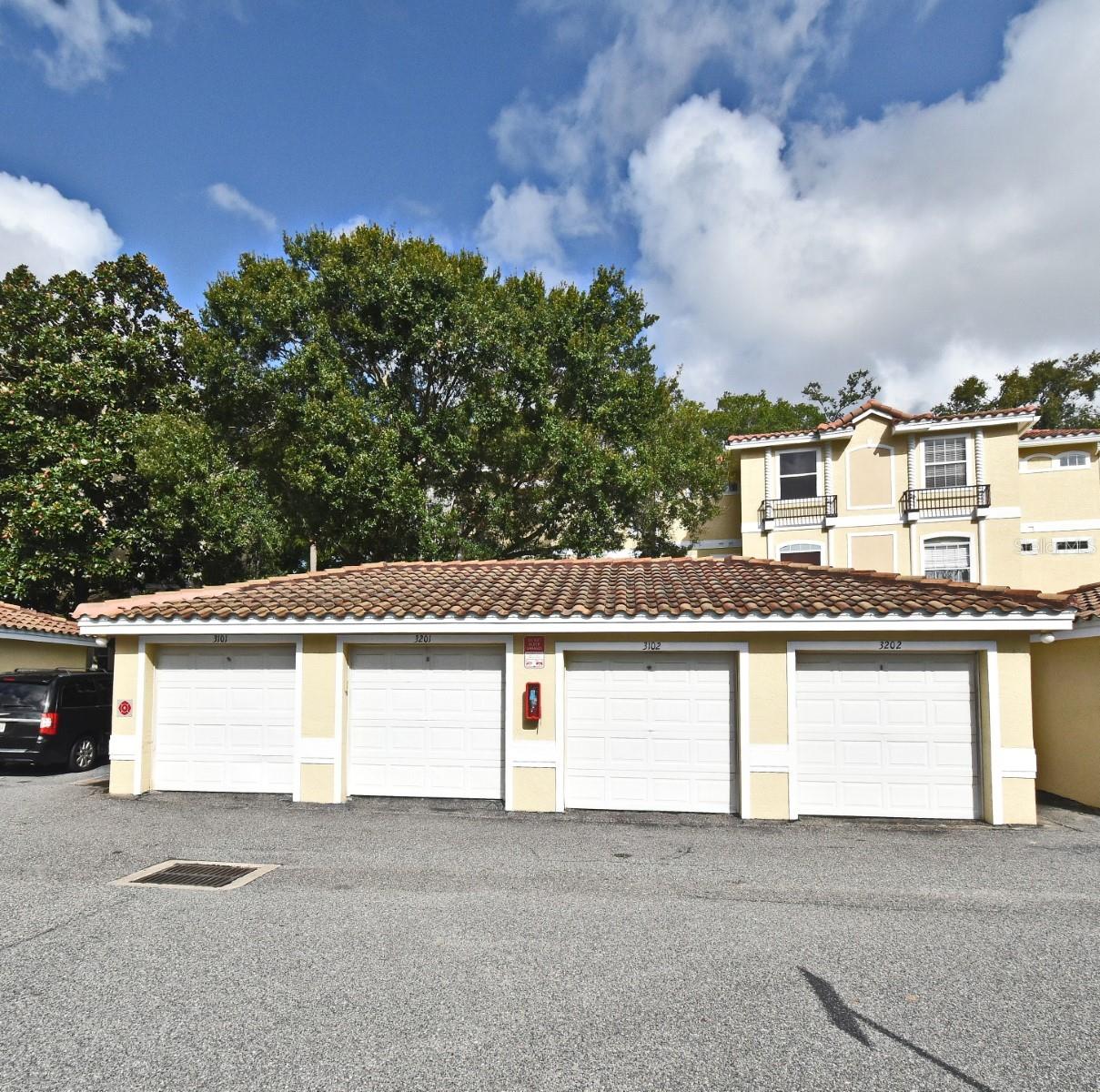 Image 20 of 22 For 700 Seabrook Court 102