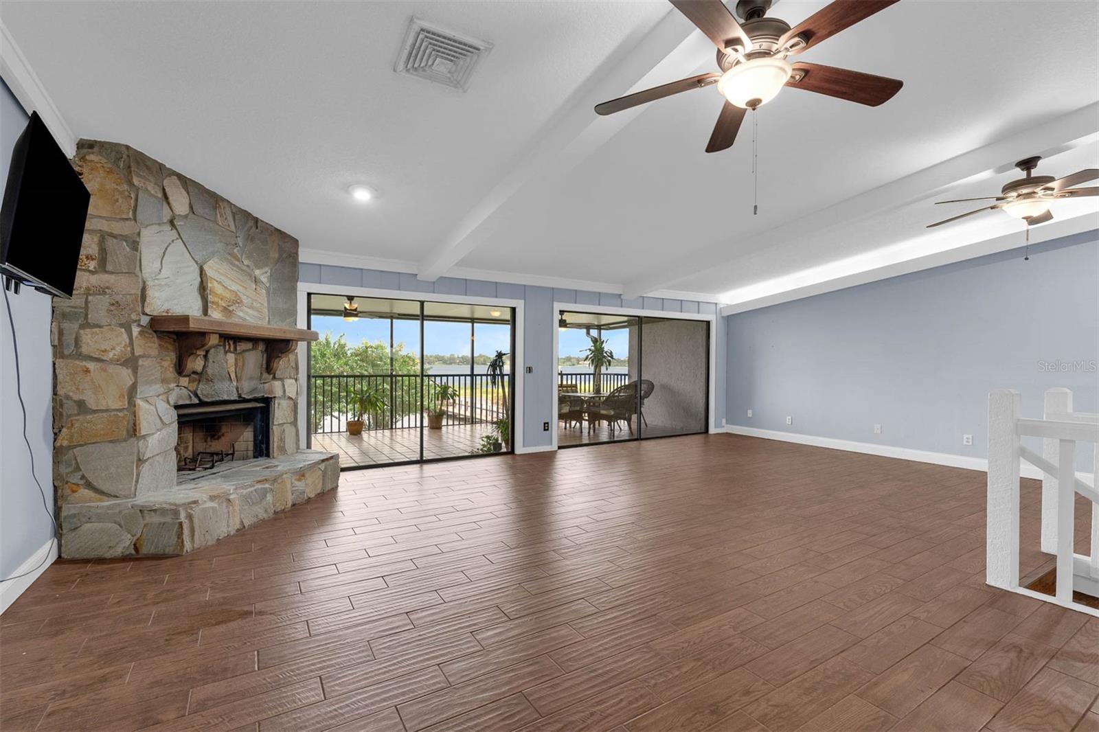 Image 16 of 57 For 2410 Hartridge Point Drive W
